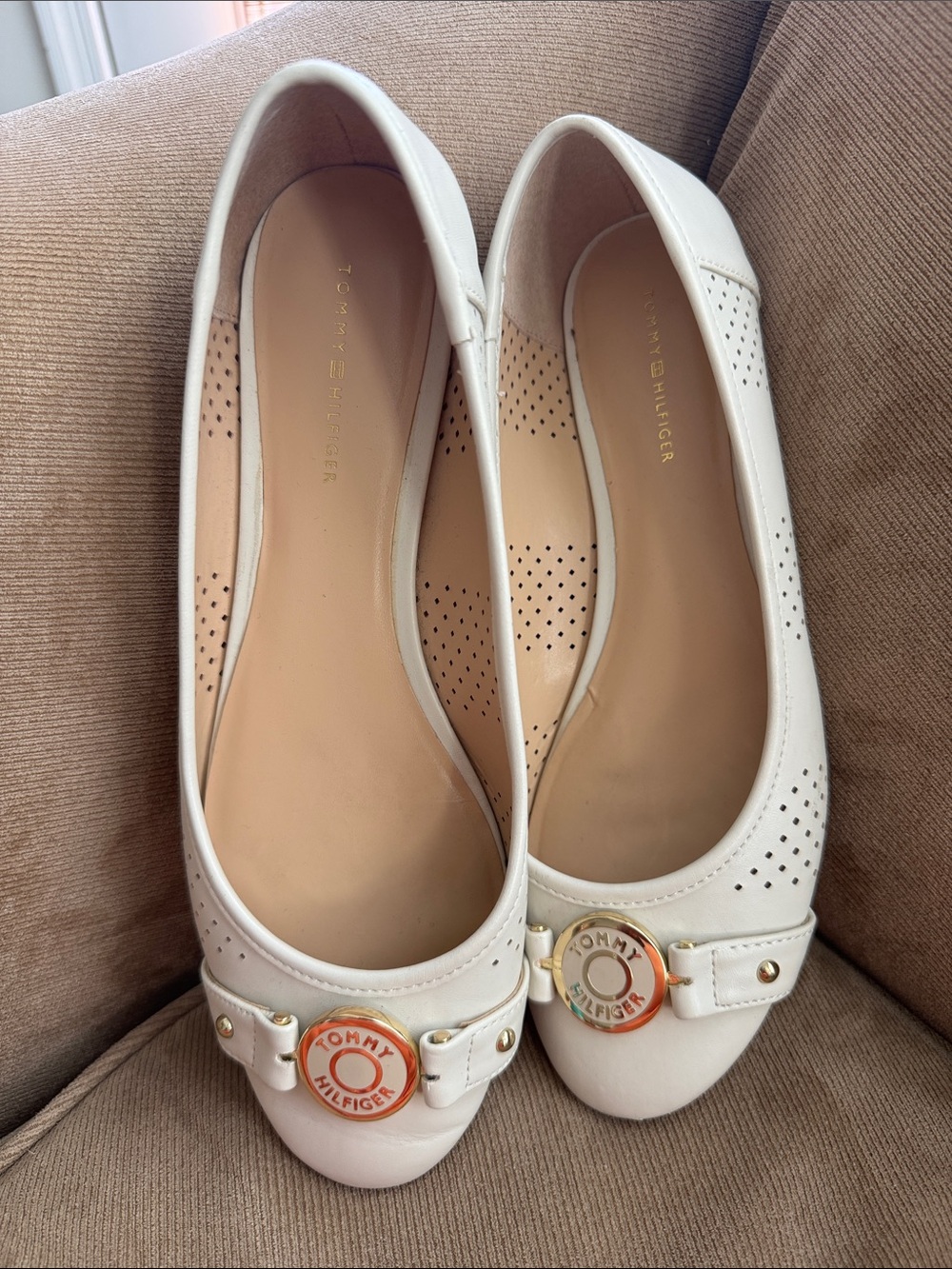 Tommy Hilfiger Cream Leather Perforated Ballet Flats with Logo Accent